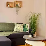 Charming House 2 Apartament *