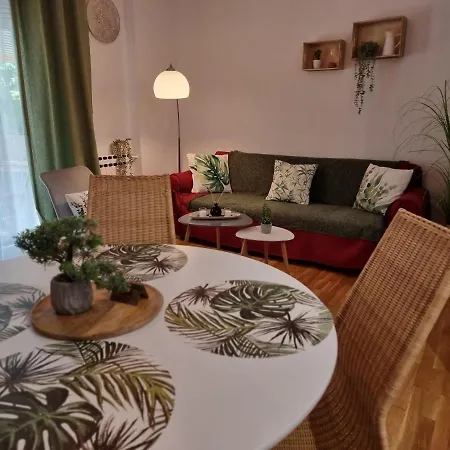 Апартаменты Charming House 2 *