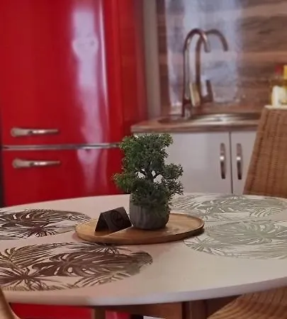 Charming House 2 * Волос