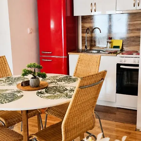 Apartment Charming House 2 *